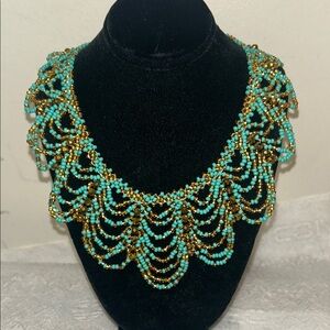 Chic Beaded Necklace in Turquoise and Gold